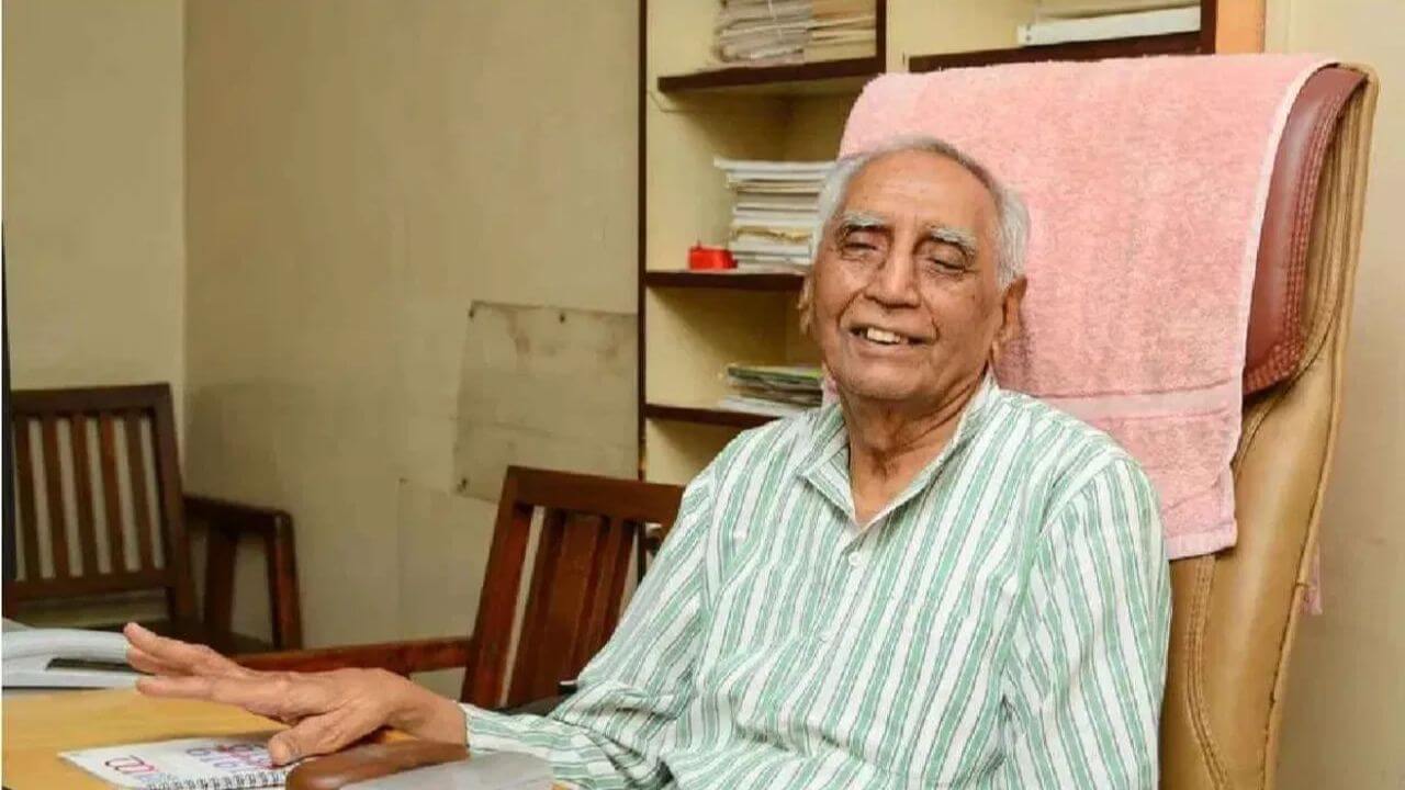 ज्येष्ठ सामाजिक कार्यकर्ते बाबा आढाव यांचं निधन; वयाच्या 89 व्या वर्षी अखेरचा श्वास