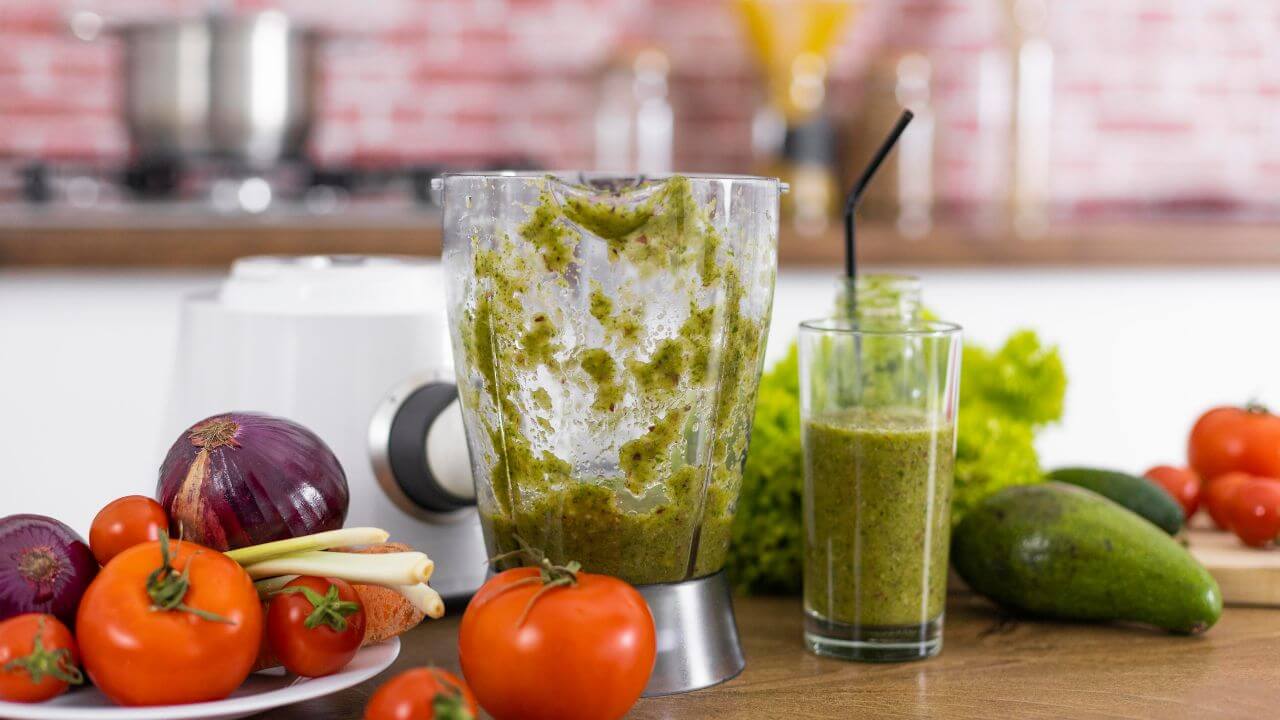 हिवाळ्यात रोज प्या 'हे' ५ ज्यूस, फुफ्फुसे राहतील मजबूत, दूर होतील श्वसनाच्या समस्या