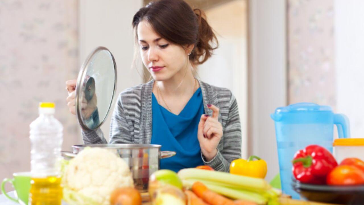 दम्याच्या रुग्णांनी रोज खा 'हे' ५ पदार्थ, सेवन केल्यास दूर होतील श्वसनाच्या समस्या