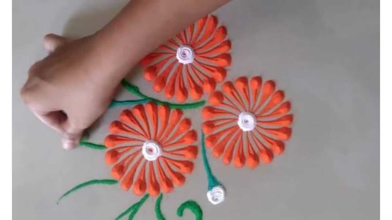 Vastu Tips : दररोज घरासमोर रांगोळी काढल्याने मिळतील अनेक फायदे