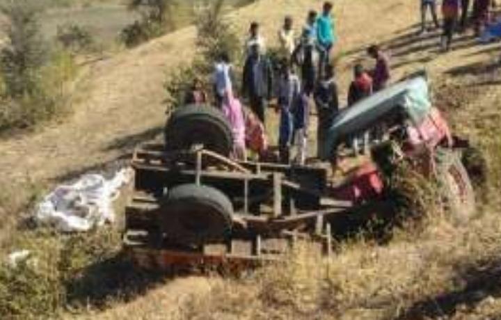 tractor-trolley-collide-in-neemuch