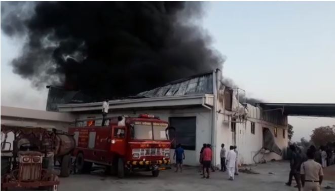 fire-in-oil-factory-in-shujalpur-madhypradesh