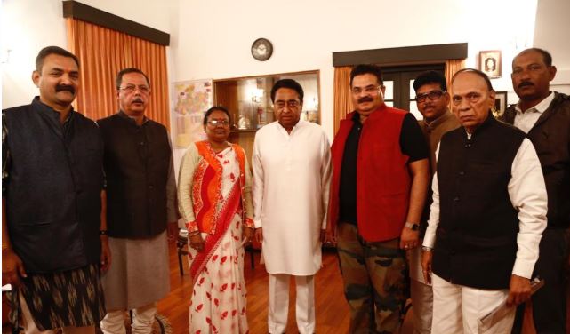 ex-bsp-mla-usha-chaudhary-and-ifs-azad-singh-dabas-joined-congress