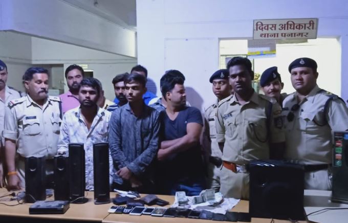 GRP-police-seized-Rs-7-50-lakh-from-three-youths