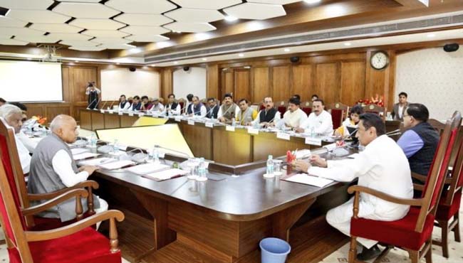raised-issue-of-power-cuts-in-cabinet-meeting-cm-kamalnath-upset-