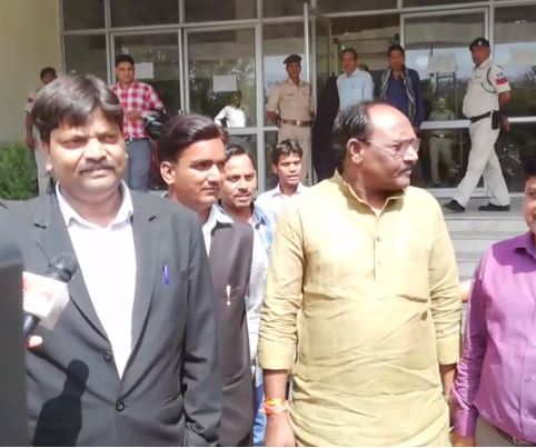 Former-minister-Lal-Singh-Arya-surrenders-in-court-madhypradesh