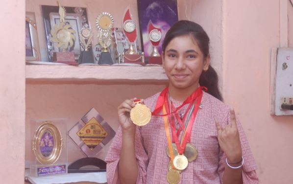 -State-topper-will-get-1-lakh-scholarship