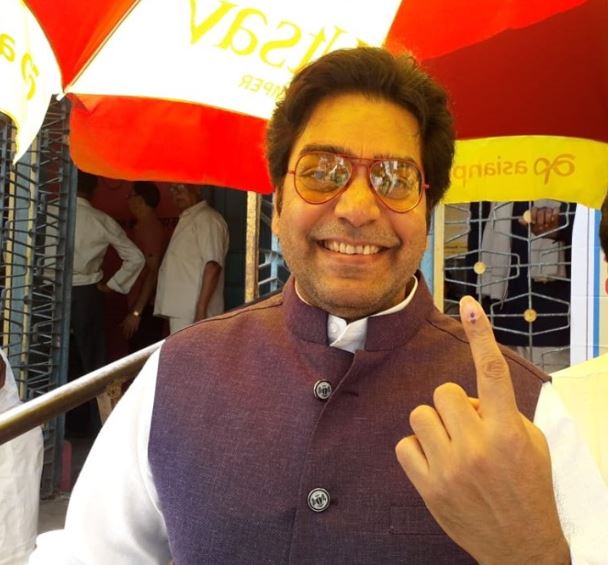 film-star-ashutosh-rana-cast-his-vote