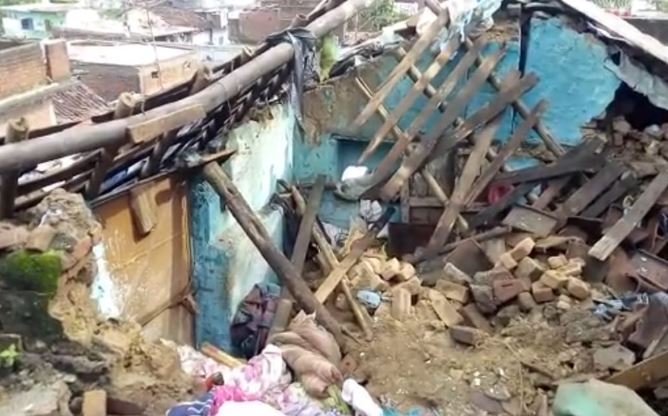 house-built-on-a-mountain-collapsed-woman-died-due-to-suppression