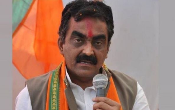 Rakesh-singh-said-government-target-but--the-whole-BJP-with-Narottam-mishra
