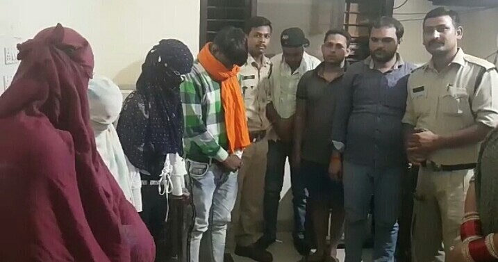 Sex-racket-busted-in-gwalior