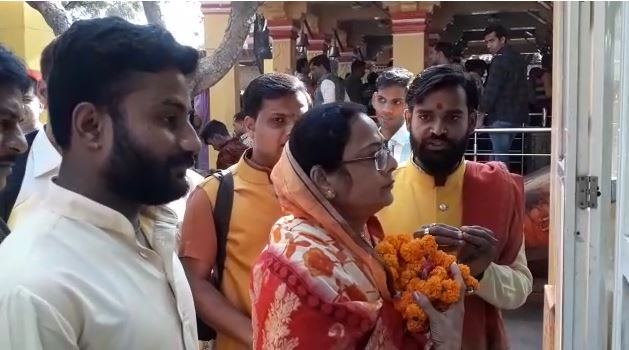CM-shivraj-singh-wife-visit-to-ma-bagulamukhi-temple-