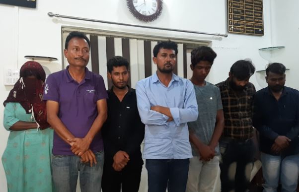 fake-crime-branch-officer-gang-arrested-in-indore-