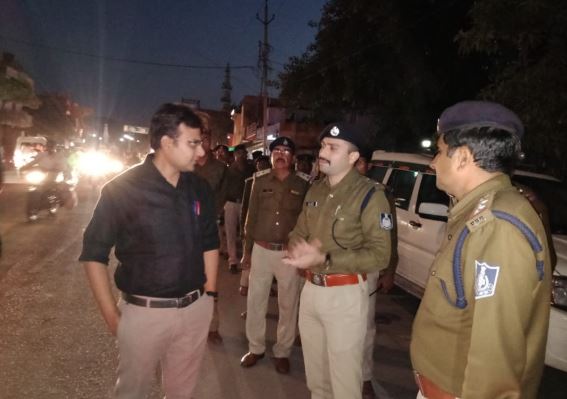 -The-code-of-conduct-was-followed-by-the-administration-tikamgarh-collector-and-SP-flag-march