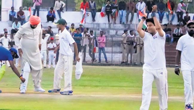 scindia-vs-sidhu-cricket-match-in-shivpuri-