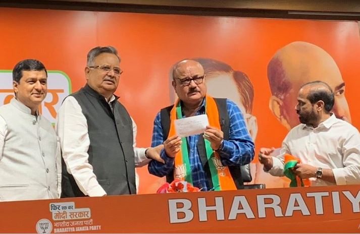 actor-arun-bakshi-joins-bjp-in-the-presence-of-party-leader-and-former-chhattisgarh-cm-raman