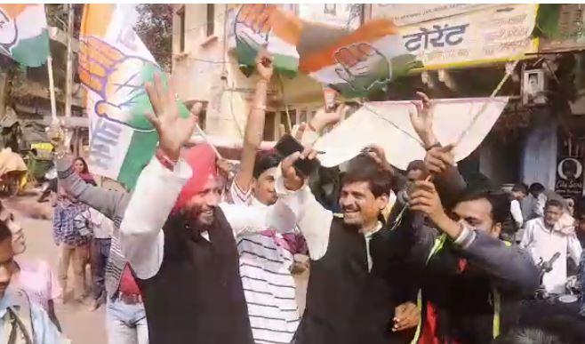 VIDEO--happiness-in-Pradyumna-Singh's-supporters-in-gwalior
