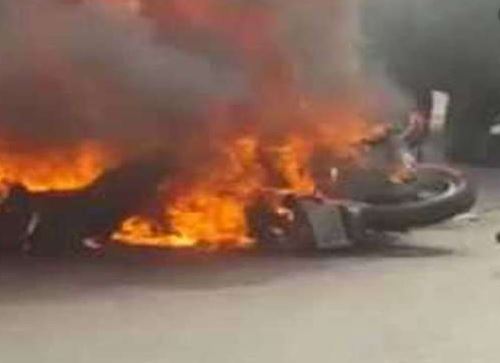 MP: बदमाशों ने 12 वाहनों में लगाई आग, गुस्साए लोगों ने किया चक्काजाम, मौके पर भारी पुलिस बल