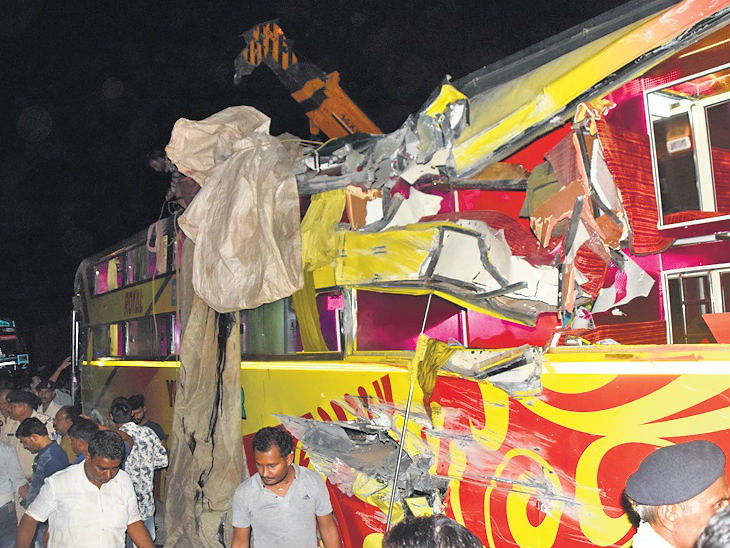 Four-people-died-due-to-uncontrolled-bus-accident-in-vidisha