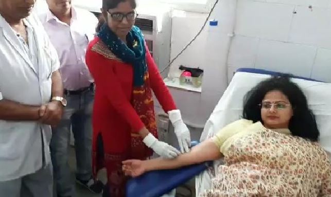 collector-reached-hospital-for-donation-blood-after-seen-whatsapp-message-