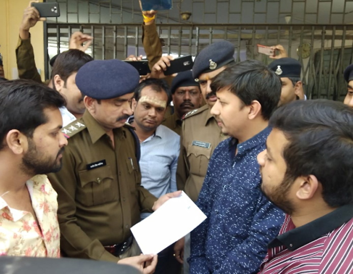 Madhya-Pradesh-registers-complaint-against-Rahul-in-police-station