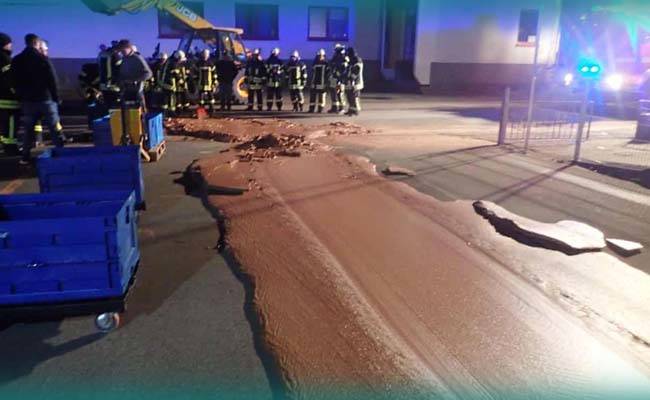chocolate-river-flows-on-road-after-melted-chocolate-leak-from-factory-what-happened-next-read