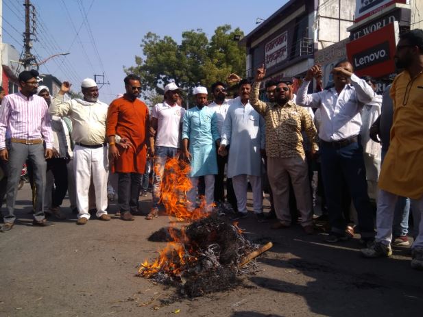 pulwama-khandwa-protest-