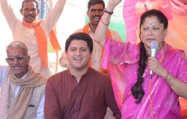 yashodhara-raje-son-akshay-is-campaigning-for-his-mother-in-shivpuri
