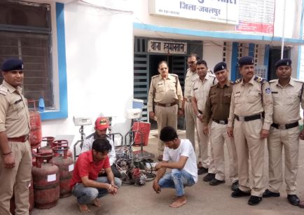 Three-accused-arrested-for-unauthorized-auto-filling-gas