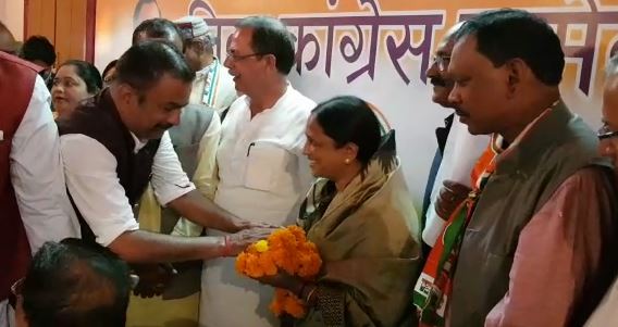 another-bjp-mla-quit-party-and-join-congress-in-shahdol