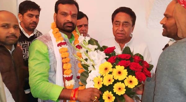 District-Panchayat-member-Pratap-Singh-Arya-joined-the-Congress