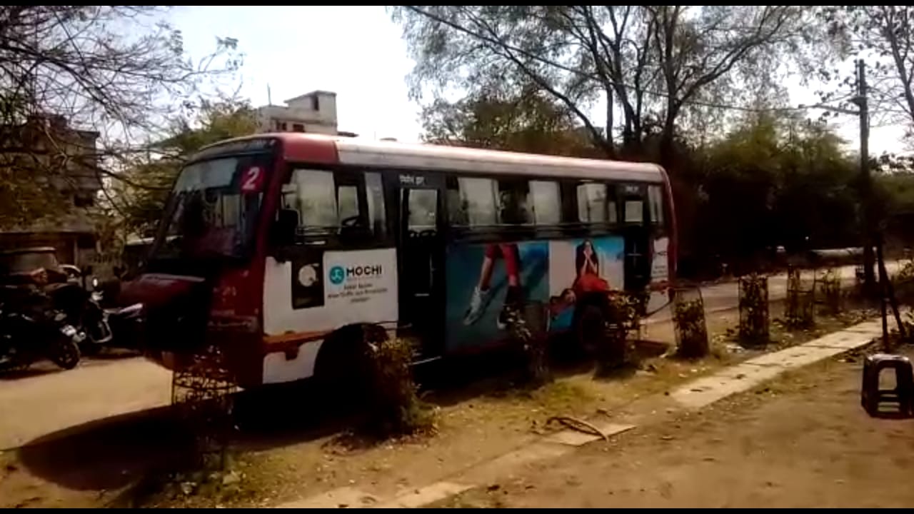 Metro-bus-hit-college-student-in-jabalpur