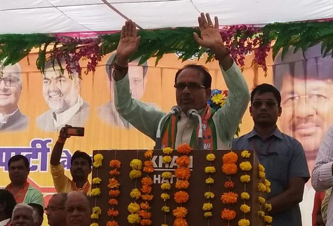 Congress-does-not-sleep-in-power-and-power--Shivraj