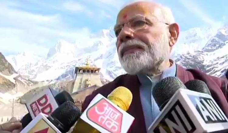 narendra-modi-comes-out-from-rudra-cave-in-kedarnath