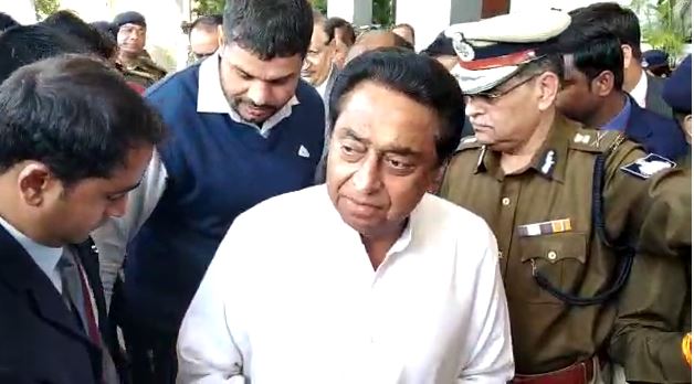 cm-kamalnath-too-meeting-of-police-officers-in-phq
