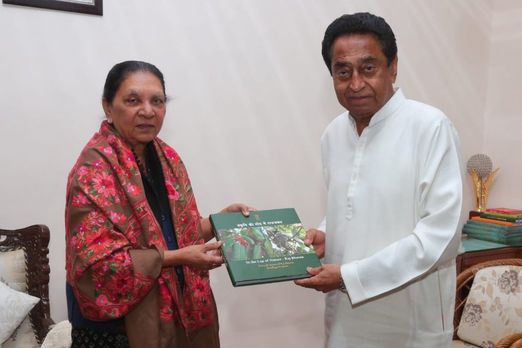 cm-kamalnath-fly-to-Delhi-for-cabinet-decision--