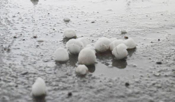 Weather-change-in-MP-hail-down-with-rain-cold-will-rise