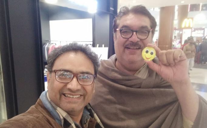 Be-Happy-and-Make-Others-Happy--Raza-Murad-joined-in-Smiley-Live-Campaign-with-vibhanshu-joshi