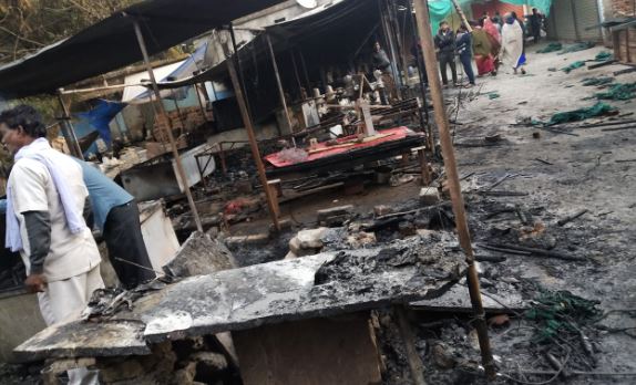 fire-in-bhedghat-market-More-than-two-dozen-shops-destroy-