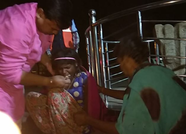 दरियादिली: अस्पताल में मौत के लिए परेशान आदिवासी की मदद के लिए आधी रात को पहुंचे मंत्री