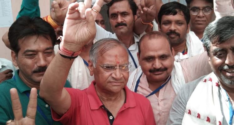 Gwalior--result-same-Even-after-39-years-Shejwalkar-again-defeated-singh