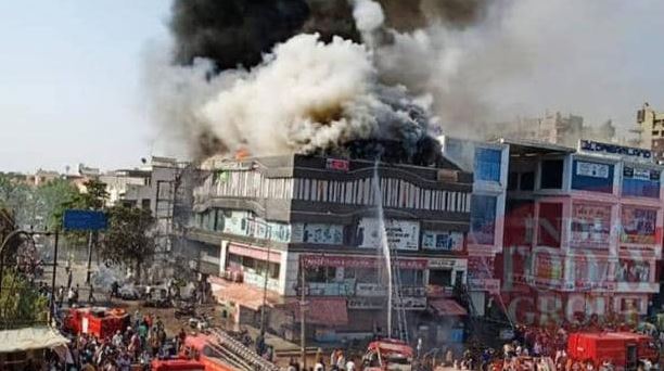 fire-in-surat-takshashila-complex-15-dead-including-teacher-student-jumbp-from-building