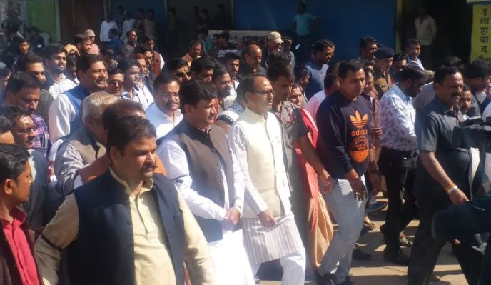 closed-in-satna-against-the-killing-of-twins-in-chitrkoot-Shivraj-joined-the-silent-procession