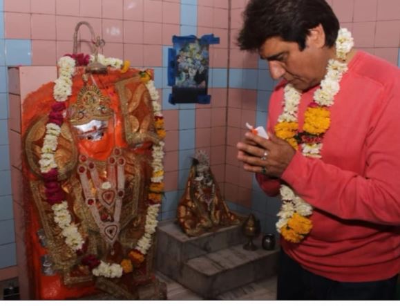 congress-leader-raj-babbar-visit-Gwalior-temple