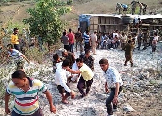 6-dead-and-around-many-people-injured-after-a-bus-fell-into-a-gorge-in-garhwa
