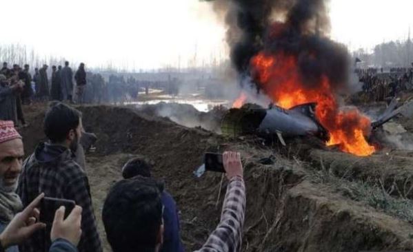 Air-Force-choper-crashes--in-Budgam-Kashmir--