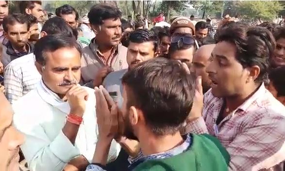 villagers-boycott-election-in-mungwali-district-of-ashoknagar-