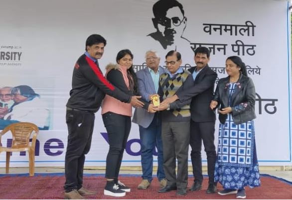 खण्डवा के टैलेंट को दिया सीवी रमन यूनिवर्सिटी नें मंच