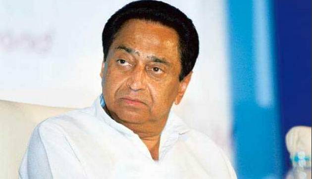Minister-discussing-with-the-press-by-passing-Chief-Minister-Kamal-Nath's-order