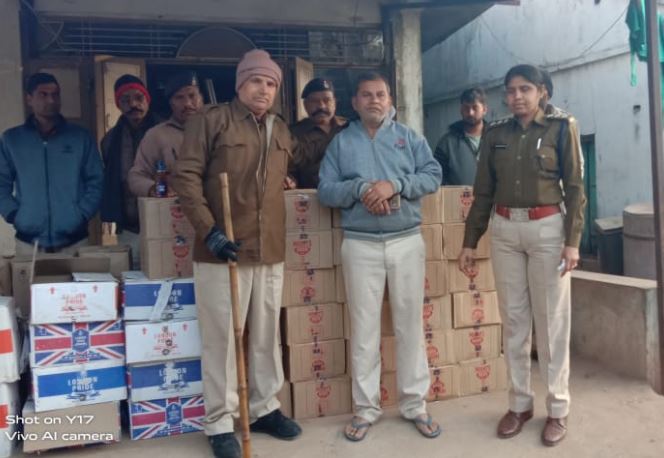 अलीराजपुर में अवैध शराब बनाने की फैक्ट्री पर आबकारी विभाग का छापा
